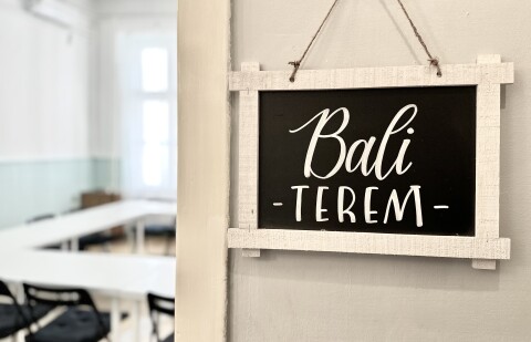 Oktatoterem-Bali.jpeg